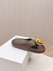 kitlife LOEWE Paula's Ibiza Foam Pebble thong sandals brown - 3