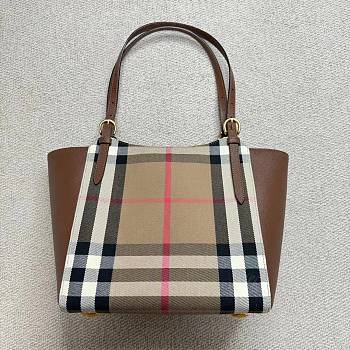 Kitlife Burberry Shoulder Bag  - 25.5x26x18 cm