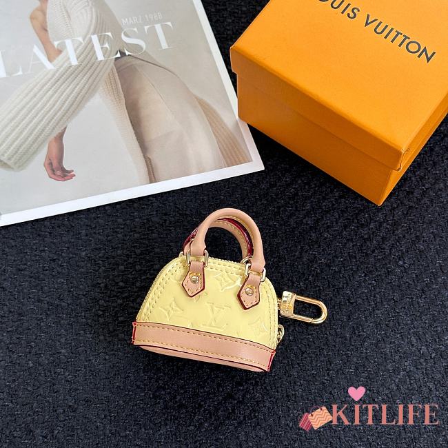 Louis Vuitton Key Holder Micro Alma Verni Yellow 6.5x9z4.5 cm - 1