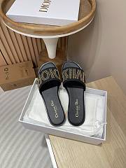 kitlife Dway Dior Slide Black Calfskin and Gold-Finish Studs - 6