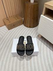 kitlife Dway Dior Slide Black Calfskin and Gold-Finish Studs - 4