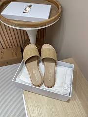 kitlife Dway Dior Slide nude Calfskin and Gold-Finish Studs - 4