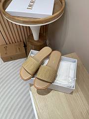 kitlife Dway Dior Slide nude Calfskin and Gold-Finish Studs - 3