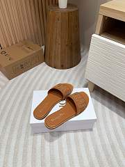 kitlife Dway Dior Slide brown Calfskin and Gold-Finish Studs - 5