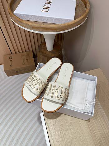 kitlife Dway Dior Slide white Calfskin and Gold-Finish Studs