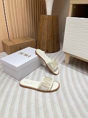 kitlife Dway Dior Slide white Calfskin and Gold-Finish Studs - 6