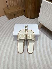 kitlife Dway Dior Slide white Calfskin and Gold-Finish Studs - 5