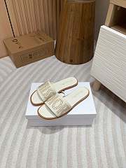 kitlife Dway Dior Slide white Calfskin and Gold-Finish Studs - 3