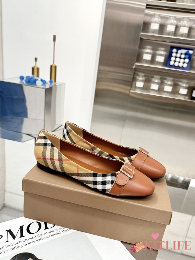 kitlife BURBERRY flat brown - 1