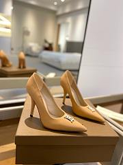 kitlife BURBERRY Leather TB Monogram Pumps 40 brown - 1