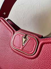 kitlife Valentino Garavani Vlogo ivory shoulder bag in garnet calfskin red- 24×14.5x8cm - 4