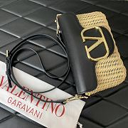 Kitlife Valentino Garavani Leather and raffia crossbody bag black - 22x9x17cm - 5