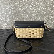 Kitlife Valentino Garavani Leather and raffia crossbody bag black - 22x9x17cm - 4