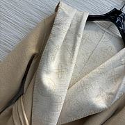 kitlife Louis Vuitton Reversible Signature Short Hooded Wrap Coat beige - 3