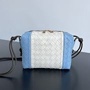 kitlife Bottega Veneta Small Loop Camera Bag blue - 22x15.5x9 cm - 1