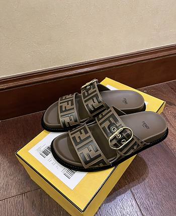 kitlife Fendi sandals 