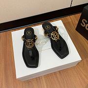 BALMAIN Embellished leather thong sandals black - 4