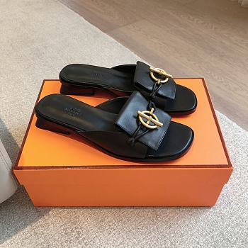 kitlife Hermes Isle sandal black 01