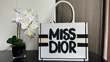 kitlife Dior Book Tote White and Blue Miss Dior Graffiti Embroidery bag - 36.5cm