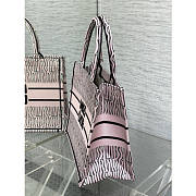 kitlife Medium Dior Book Tote White and Pale Pink Miss Dior Allover Embroidery bag - 36 x 27.5 x 16.5 cm - 2