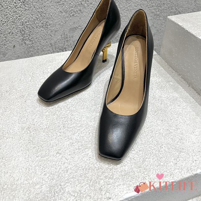 Bottega Veneta Women's Black Knot Leather Pumps - 1