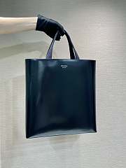 kitlife Prada shopping bag with flask Black 02 - 36x38x6cm - 1