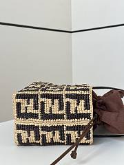 kitlife Fendi Small Roll Brown FF raffia crochet shopper with pouch bag - 23x15x19 cm - 2