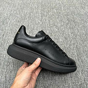 Alexander McQueen Oversized Low-Top Sneakers black - 4