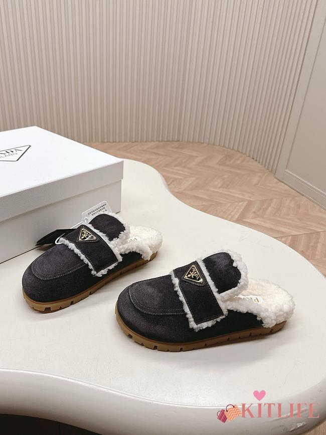 kitlife Prada Suede and shearling slippers black - 1