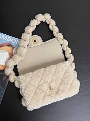 Kitlife Chanel small flap bag shearling Lambskin & Gold-Tone - 17 × 23 × 10 cm - 2