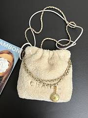 kitlife Chanel mini handbag shearling Lambskin & Gold-Tone Metal - 22 × 22 × 6 cm  - 1
