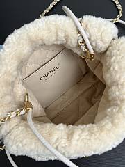 kitlife Chanel mini handbag shearling Lambskin & Gold-Tone Metal - 22 × 22 × 6 cm  - 5