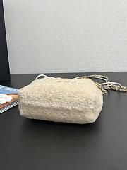 kitlife Chanel mini handbag shearling Lambskin & Gold-Tone Metal - 22 × 22 × 6 cm  - 4