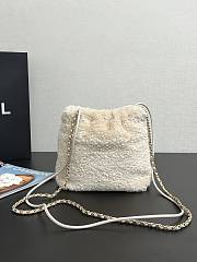 kitlife Chanel mini handbag shearling Lambskin & Gold-Tone Metal - 22 × 22 × 6 cm  - 2