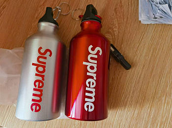 Supreme X SIGG Traveller Water Bottle 0.6L - FREE GIFT