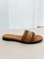 kitlife D-Lane Slide Brown Calfskin with Openwork Microcannage Motif - 4