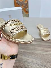 kitlife D-Lane Slide Gold Calfskin with Openwork Microcannage Motif - 2