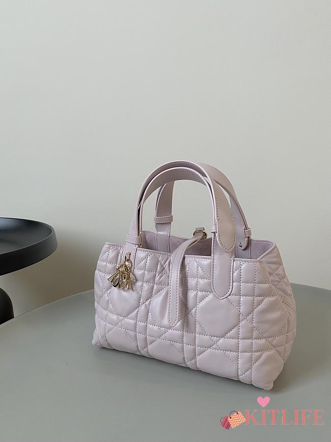 kitlife Small Dior Toujours Bag Pale Pink Macrocannage Calfskin - 23 x 14 x 12 cm - 1