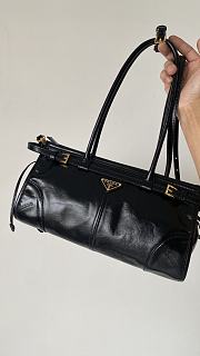 Kitlife Prada Women's Black Leather Top-handle Bag - 32x15x12cm - 1