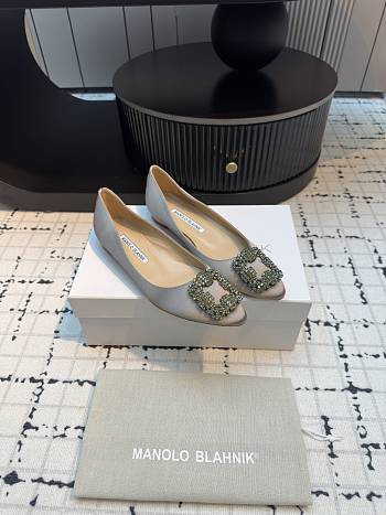 kitlife Manolo blahnik Grey Satin Jewel Buckle Flat Pumps