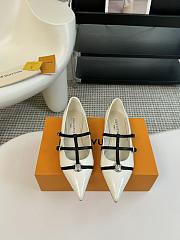 Kitlife Louis Vuitton flat white  - 1