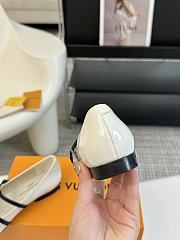 Kitlife Louis Vuitton flat white  - 6