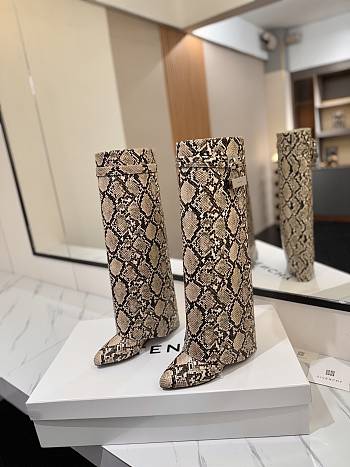 Kitlife Givenchy Shark Lock boots in python with pearl effect