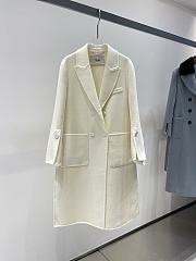 Kitlife Fendi coat white 01 - 3
