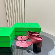 Bottega Veneta  Leather Thong Sandals - 01 - 1