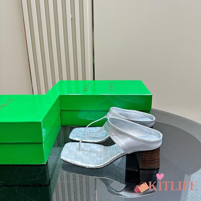 Bottega Veneta Leather Thong Sandals - 03 - 1