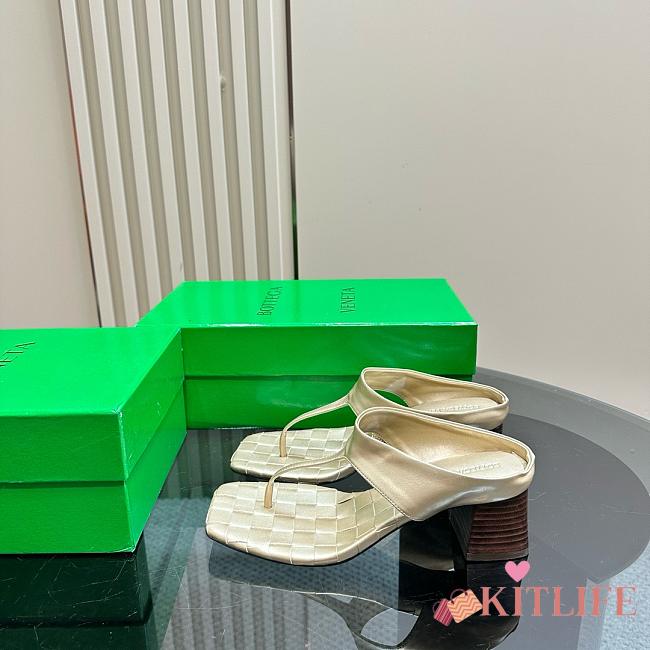 Bottega Veneta Leather Thong Sandals - 05 - 1