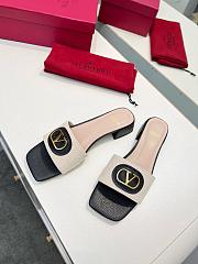 kitlife Valentino Garavani VLOGO Signature Slide Sandals in Canvas - 02 - 3