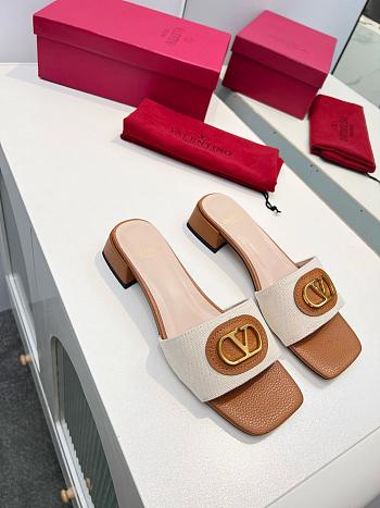 kitlife Valentino Garavani VLOGO Signature Slide Sandals in Canvas - 03