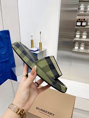 kitlife Burberry slides - 03 - 5